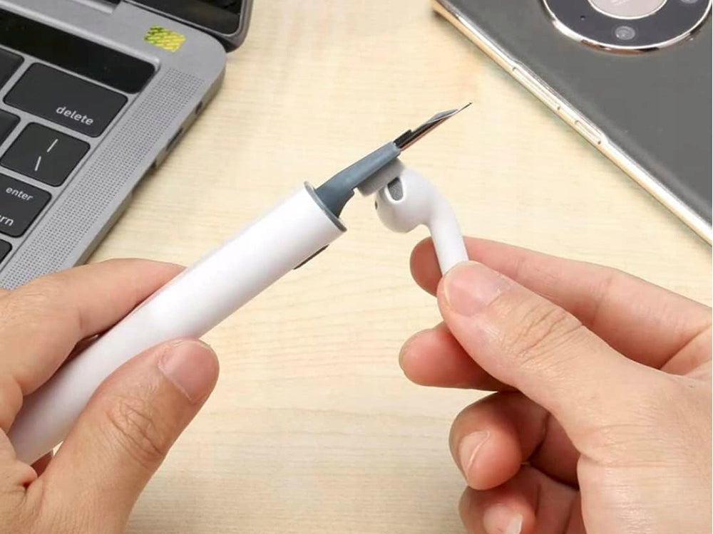 3 az 1-ben Tisztító Készlet Fülhallgatókhoz, AirPods-hoz, Telefonhoz és Billentyűzethez