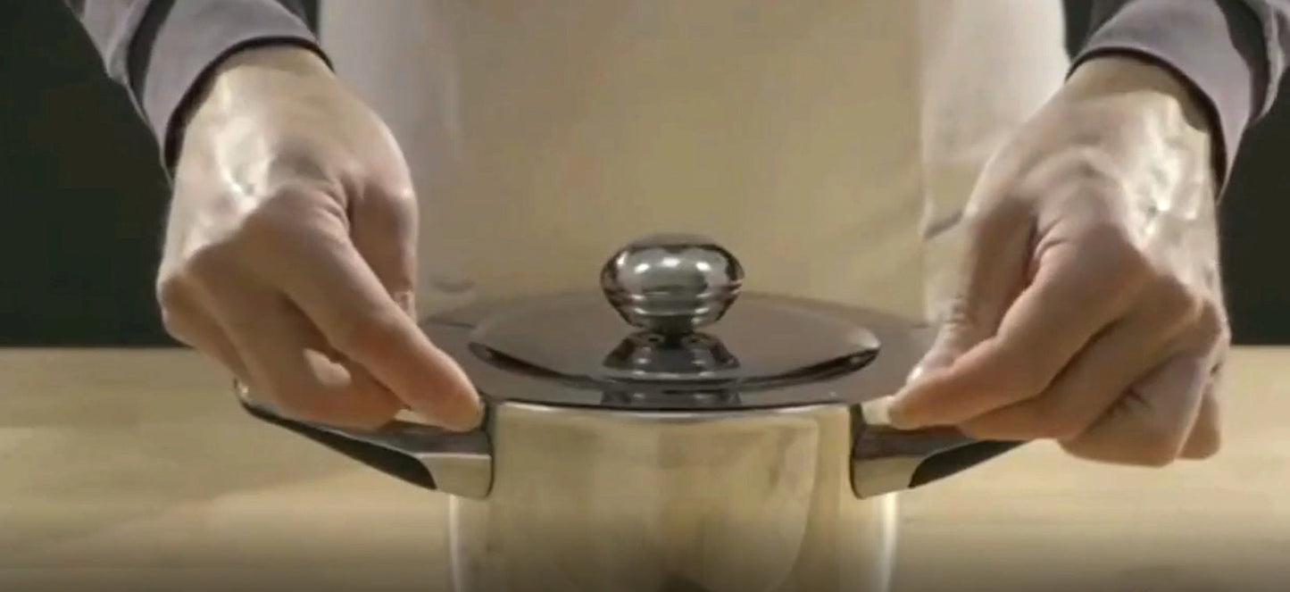 UNIVERZÁLIS ALUMÍNIUM BURKOLAT